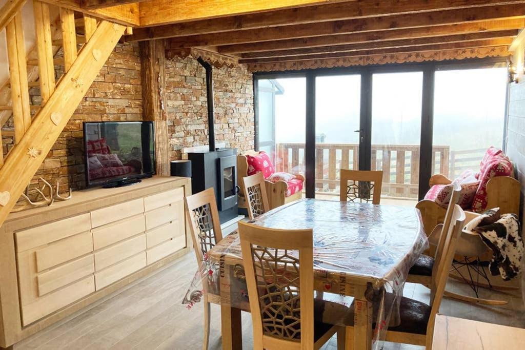 Chalet Cosy Renove Avec Vue Sur Le Lac 莱桑格勒 外观 照片